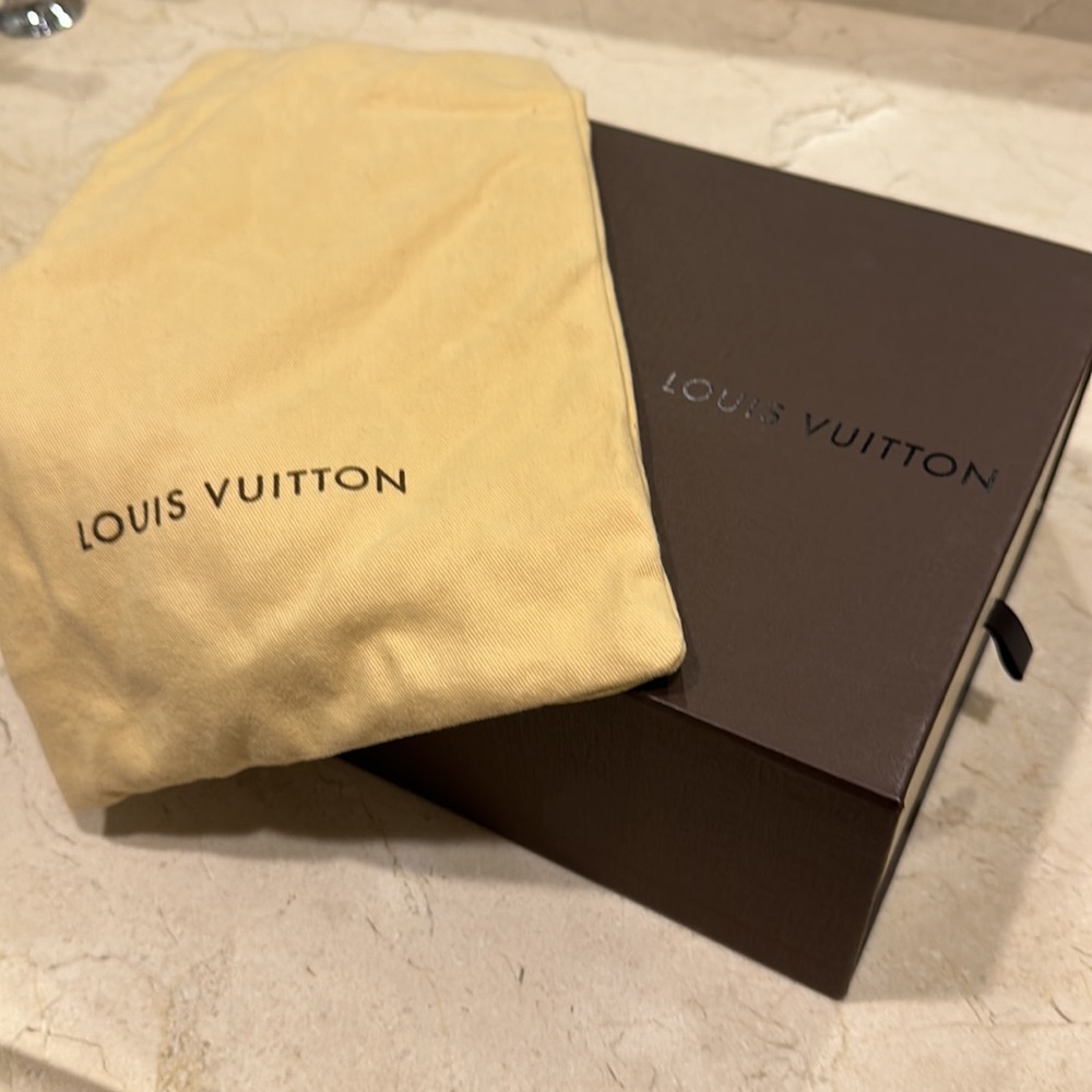 Louis Vuitton Brown Leather flats - Picture 6 of 7